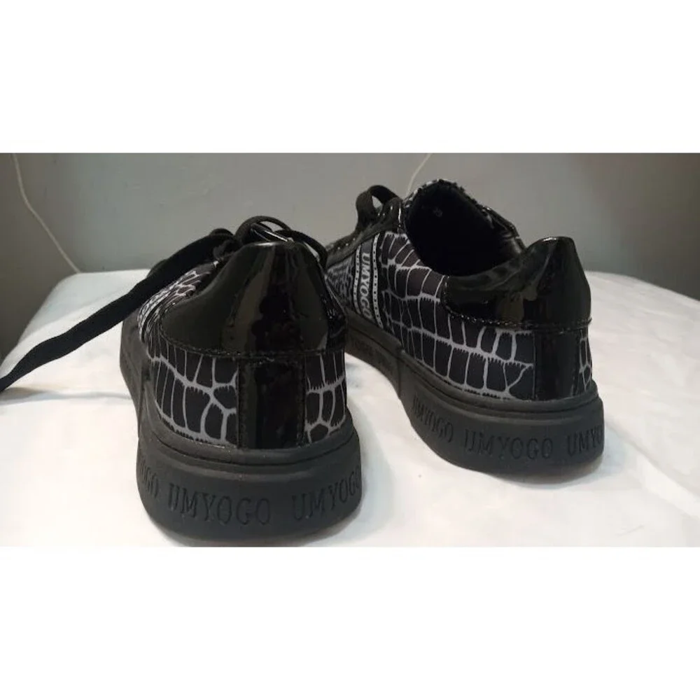 UMYOGO Women’s Sneakers – Black & White Pattern – Size 7.5